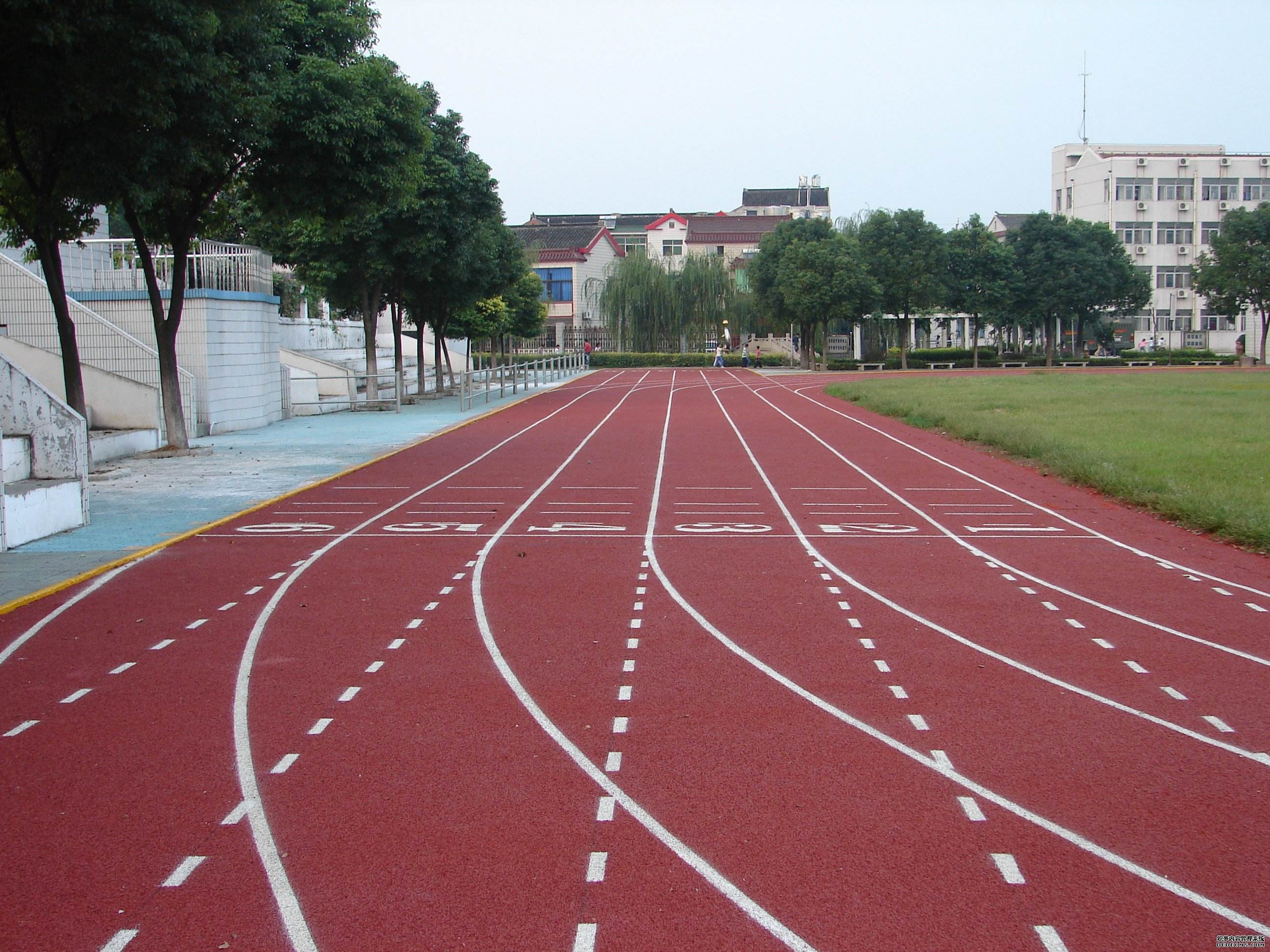 廣州透氣型塑膠跑道